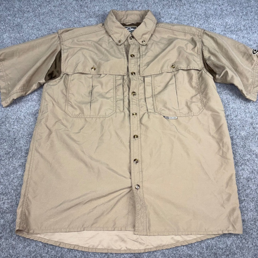 Drake Waterfowl Fishing Shirt Mens Small Tan Short Sleeve Button Up Hunting Logo